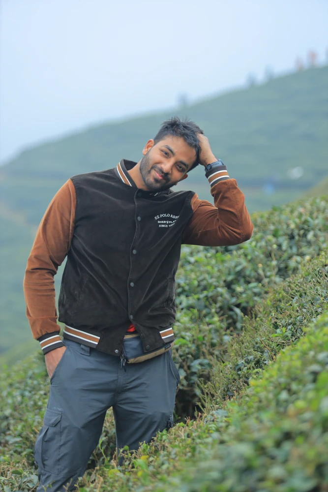 GIF Praveen tərəfindən yükləndi