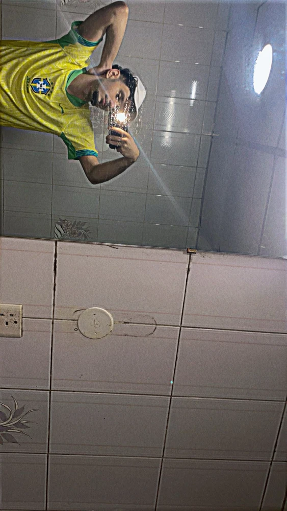 GIF na in-upload ni Ahmed