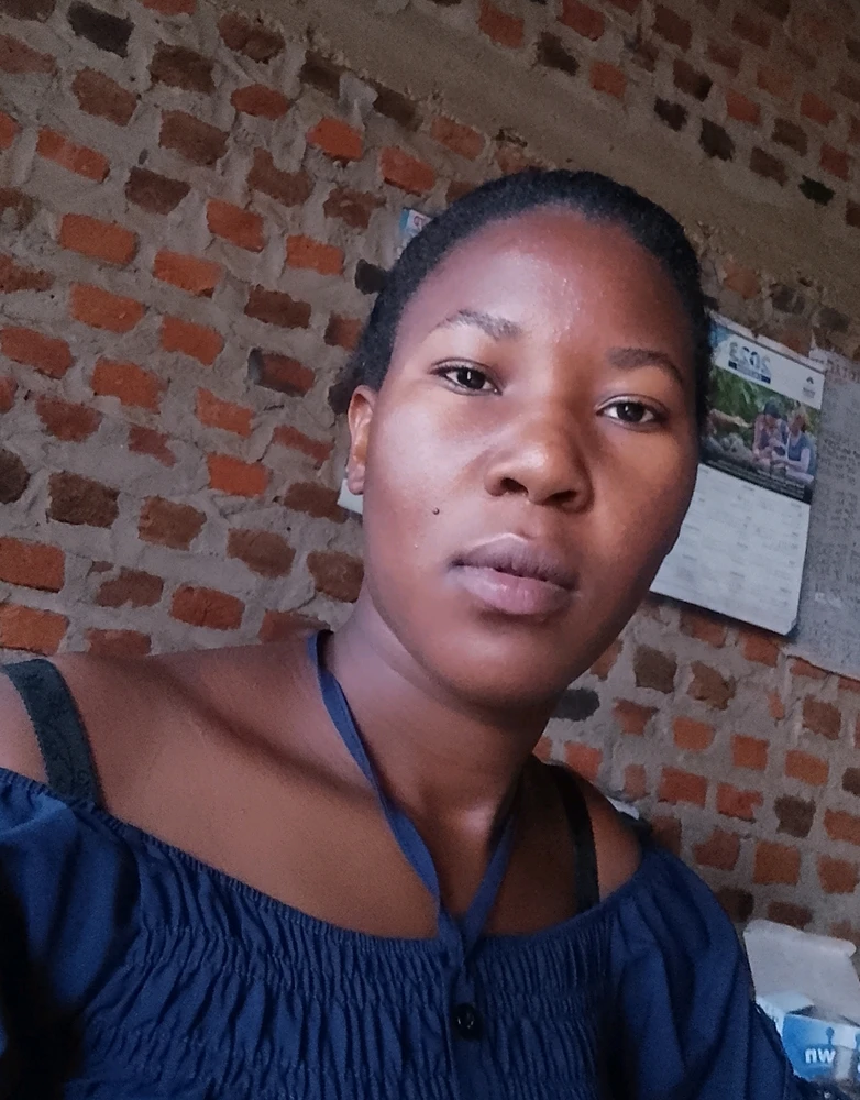 GIF tí Lilyan kaweesi gbé sókè