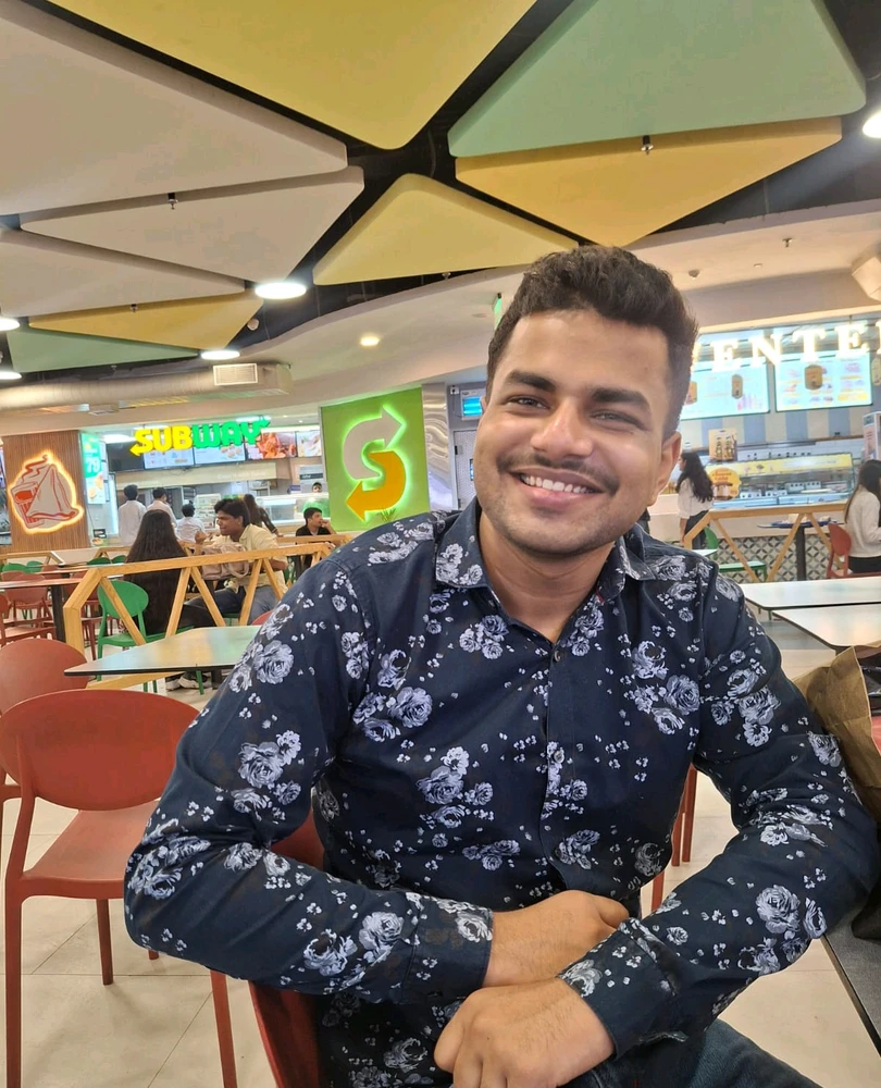 GIF Tushar Sharma tarapyndan ýüklenen