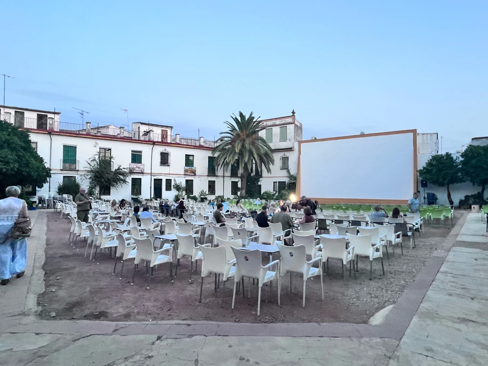 GIF pujat per Miguel Ángel