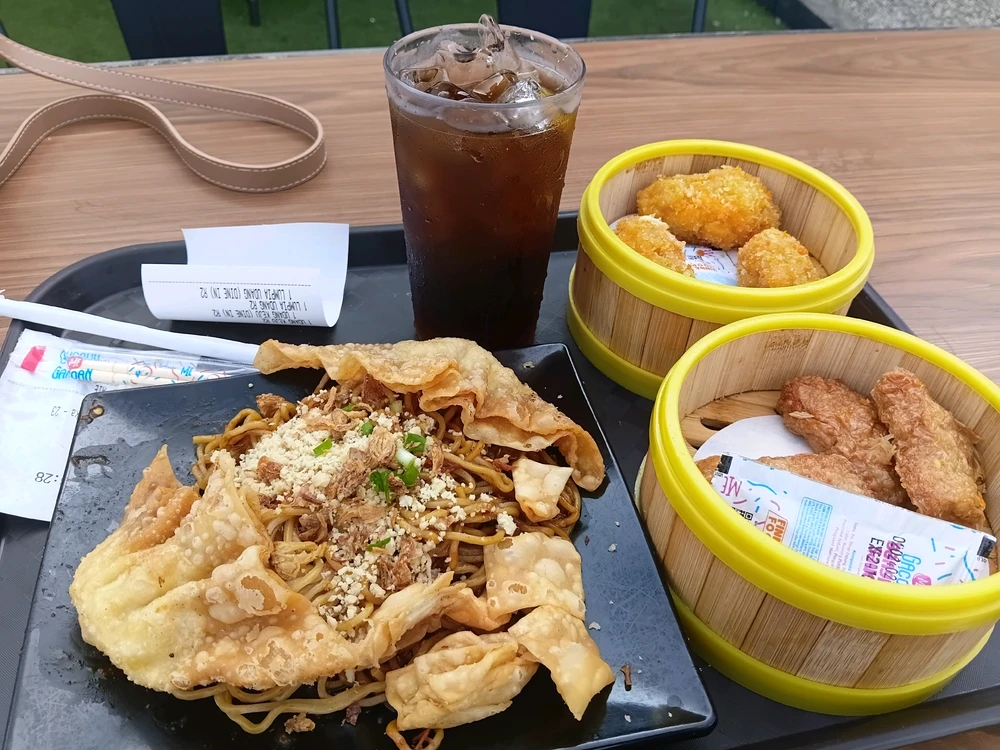 GIF uploaded by Fina
