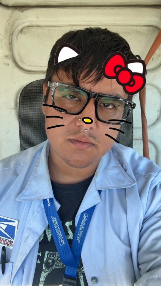 GIF gi-upload ni Davis