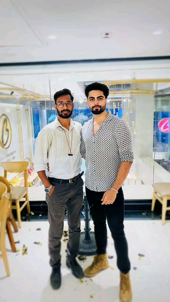 GIF na in-upload ni Akash Garg