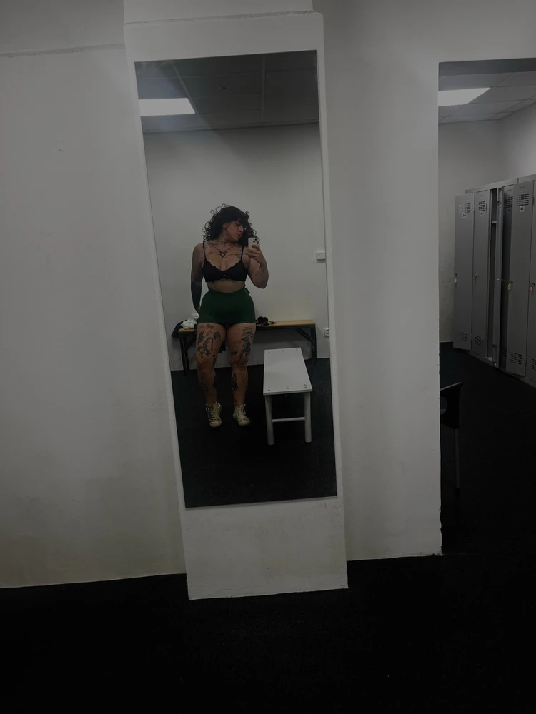 GIF uploaded by Vanesa