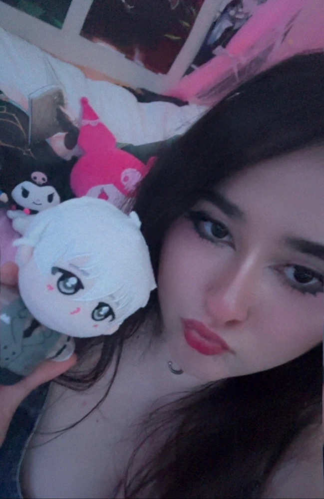 GIF eropgeluede vum ⛧ 𝔢𝔪𝔦 ♡