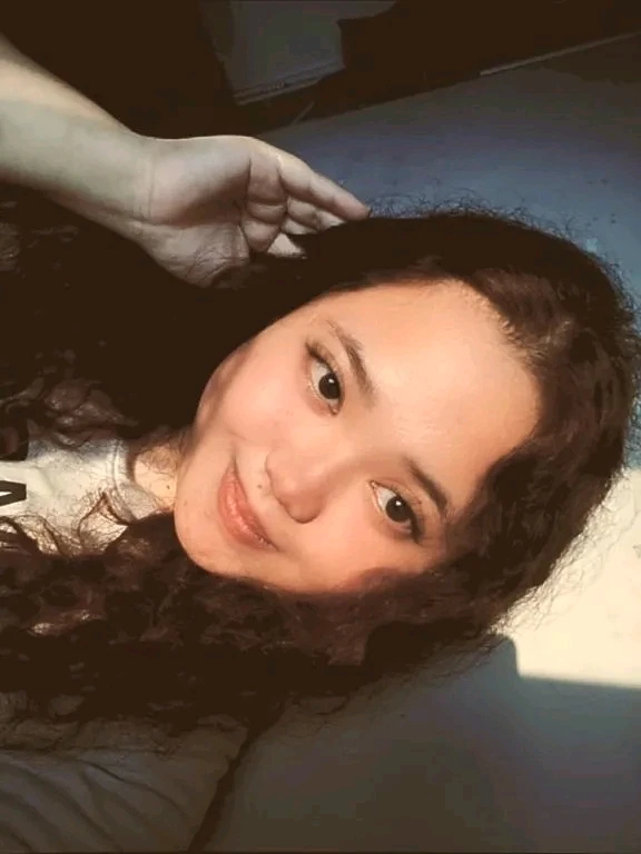 GIF diunggah ku Marchella