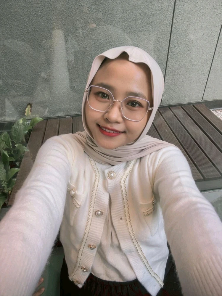 GIF uploaded by Windi