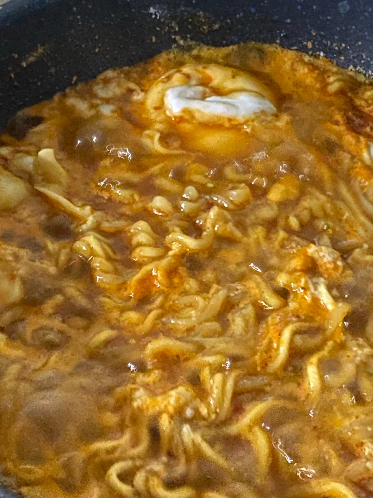 GIF yaikidwa ndi Indomie
