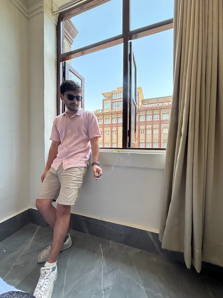 Saksham Mahajan байршуулсан GIF