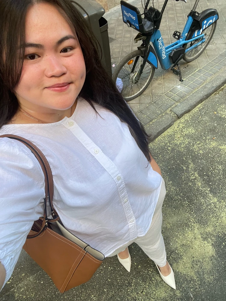 Nicole๋์ด ์ฌ๋ฆฐ GIF