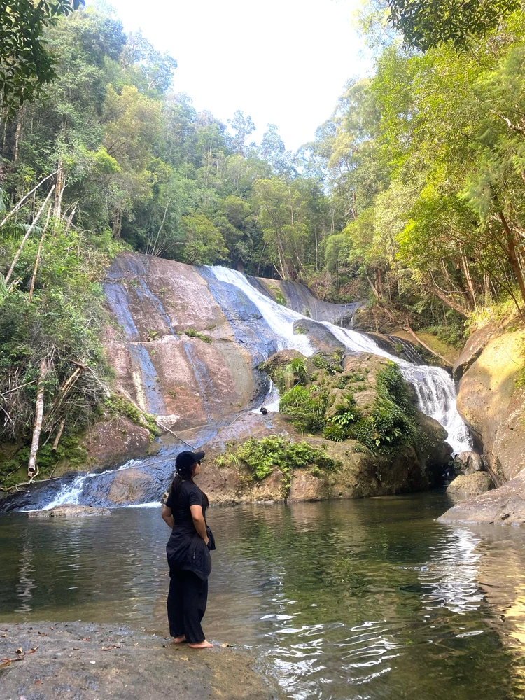 GIF uploaded by Chia