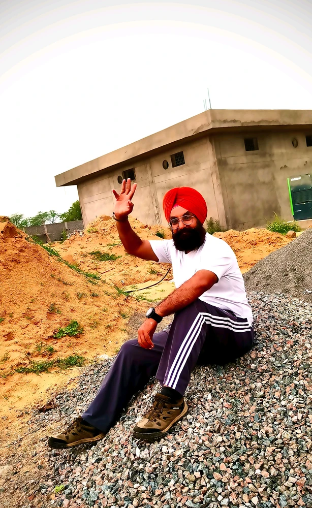GIF-tiedoston lisäsi HAPPY SANDHU