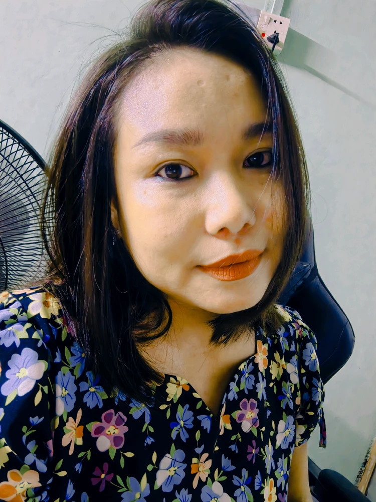 GIF uploaded by Phoo