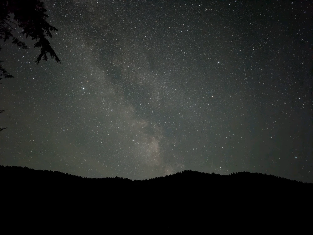 Long exposure capturing the milky way