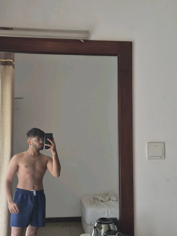 GIF eropgeluede vum N
