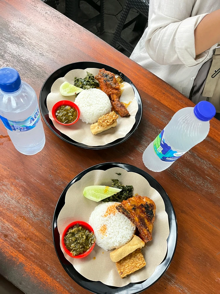 GIF diunggah ku Egha