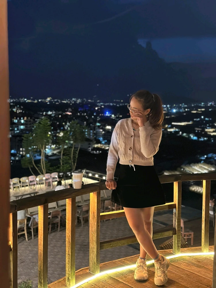 GIF uploaded by Hana