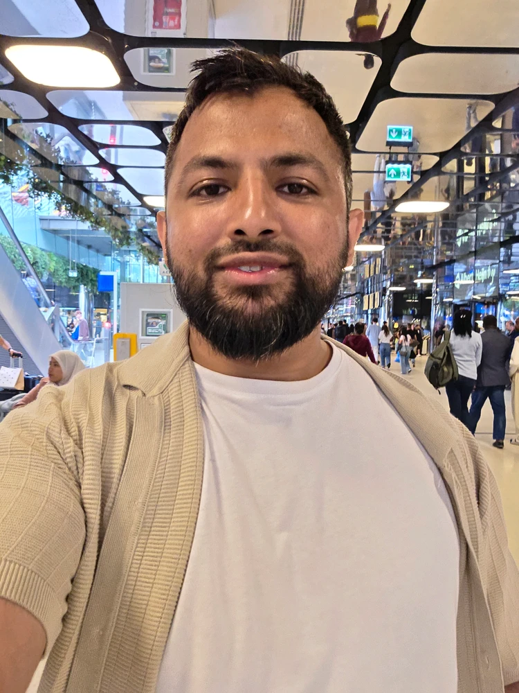 Eby پاران اپ لوڊ ٿيل GIF