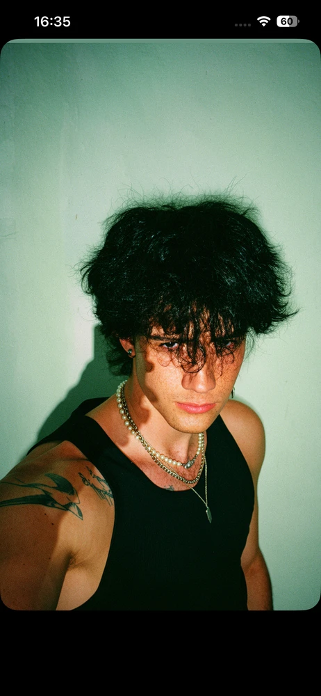GIF na in-upload ni Jake