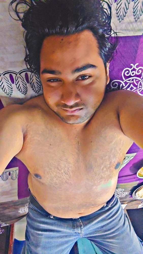 sahil khan байршуулсан GIF