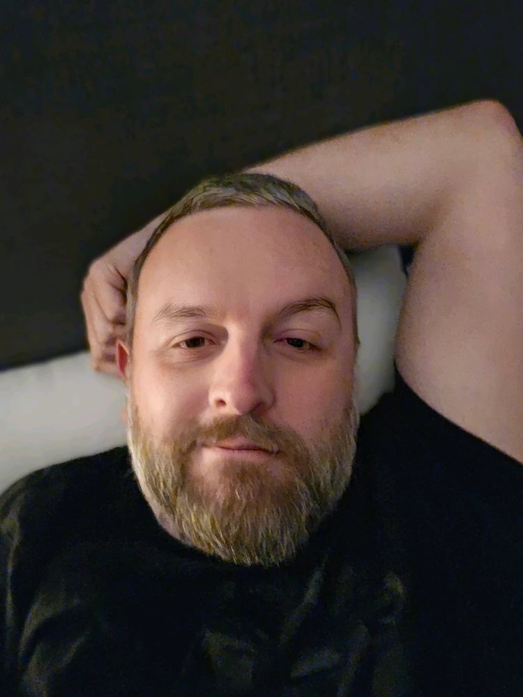 GIF na in-upload ni Steve