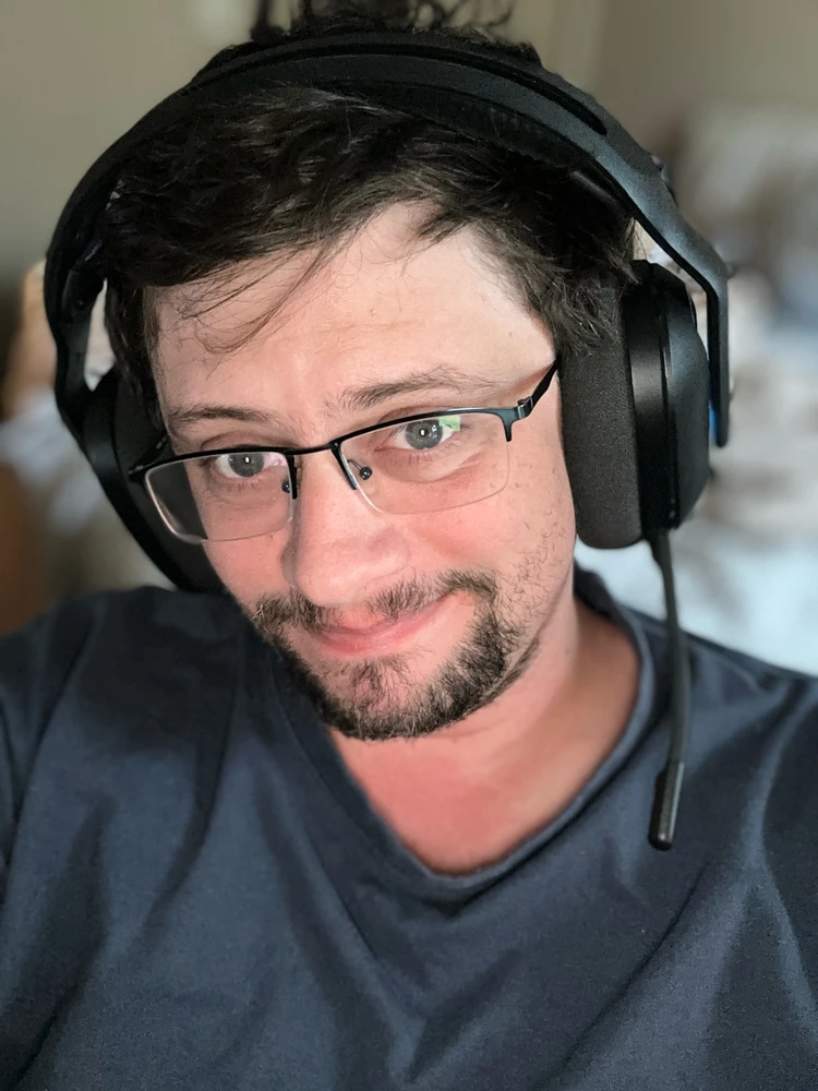 GIF Josh tarapyndan ýüklenen
