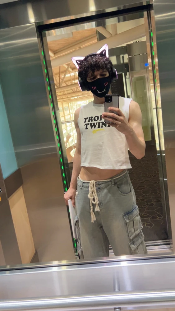 GIF uploaded by F-Hoodie