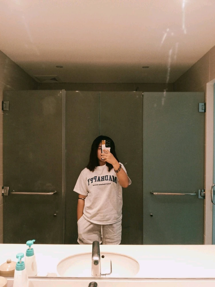 GIF eropgeluede vum Jenny