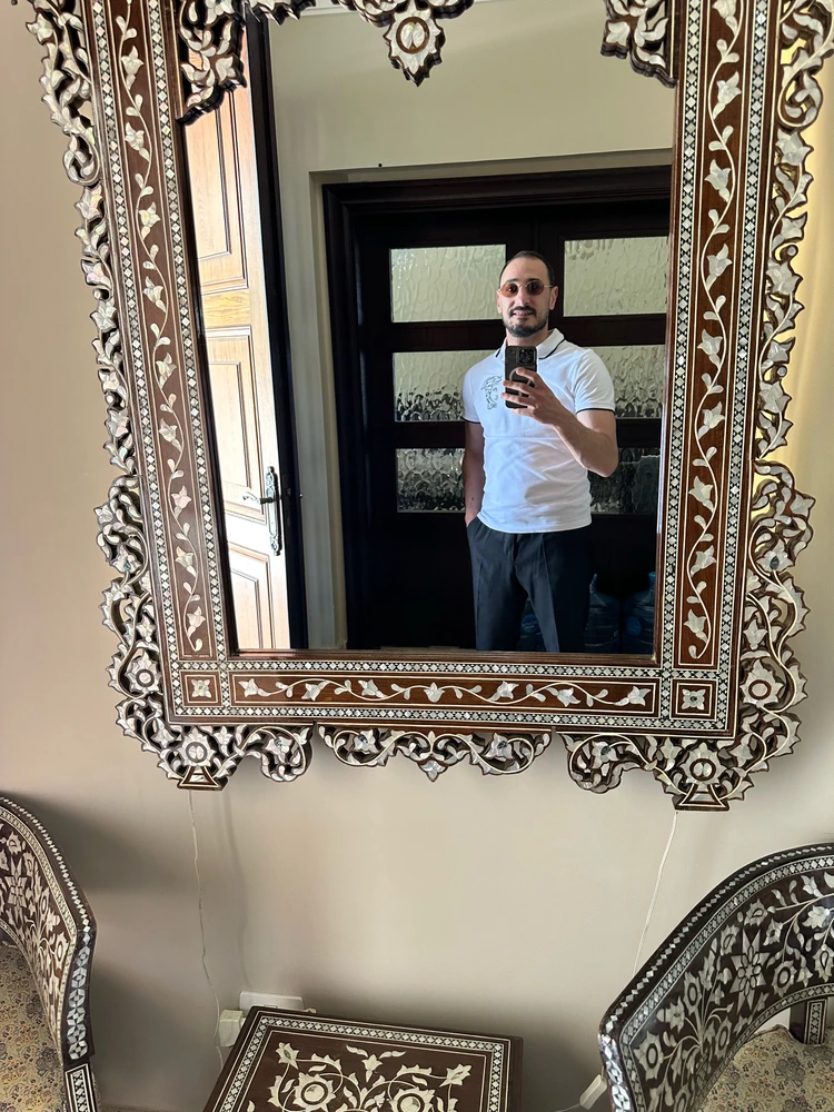GIF gi-upload ni Samer