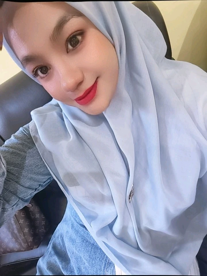 GIF dimuat naik oleh Senja