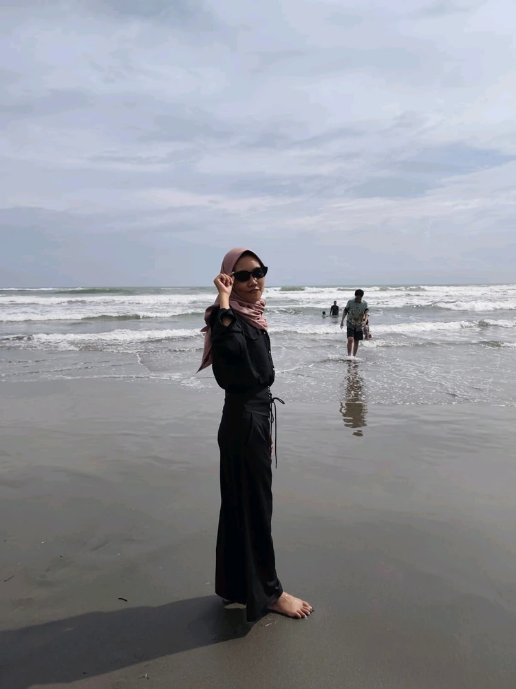 GIF imtella' minn AMANDA