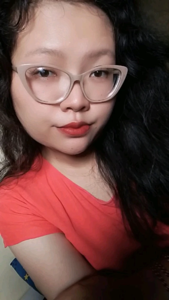 GIF uploaded by Putri Novianti