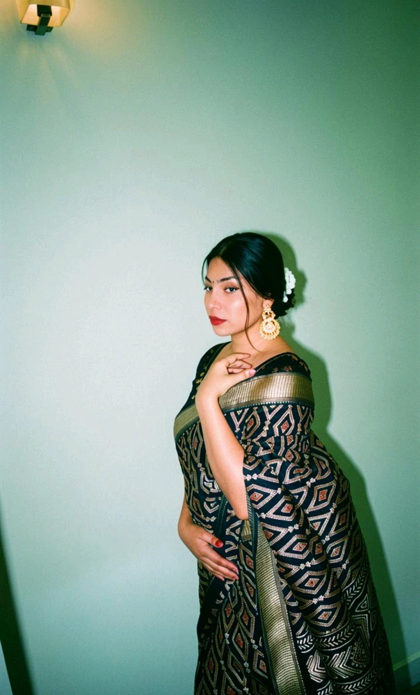 GIF uploaded by Aina
