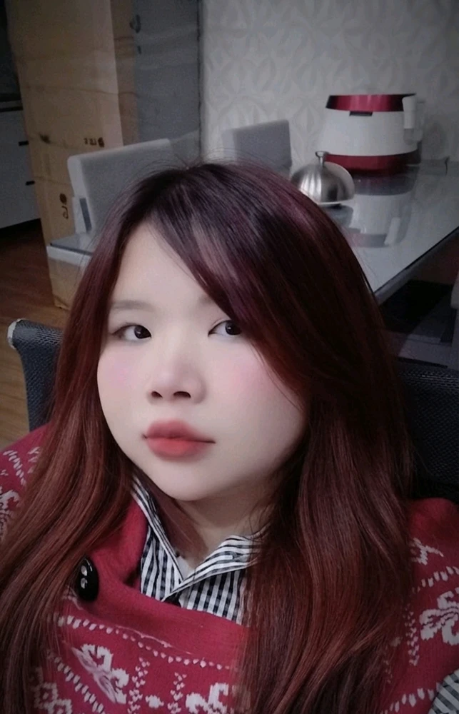 GIF nahrál Minami Zume