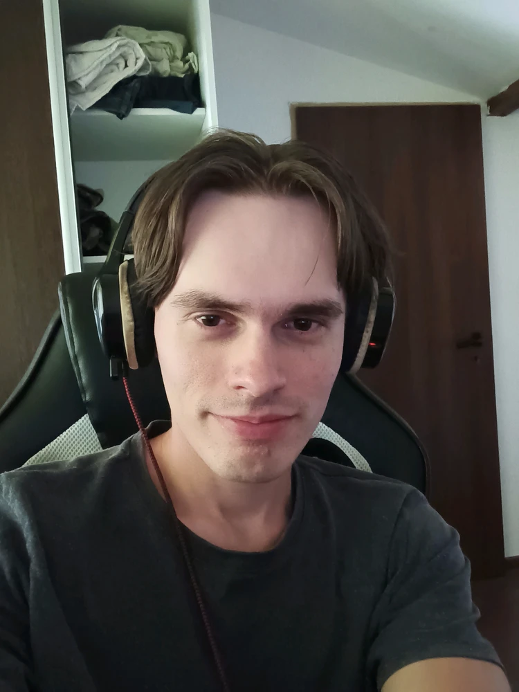 GIF nke Attila bugoro