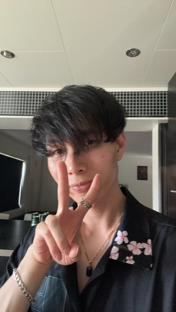 GIF uploaded by Adithep