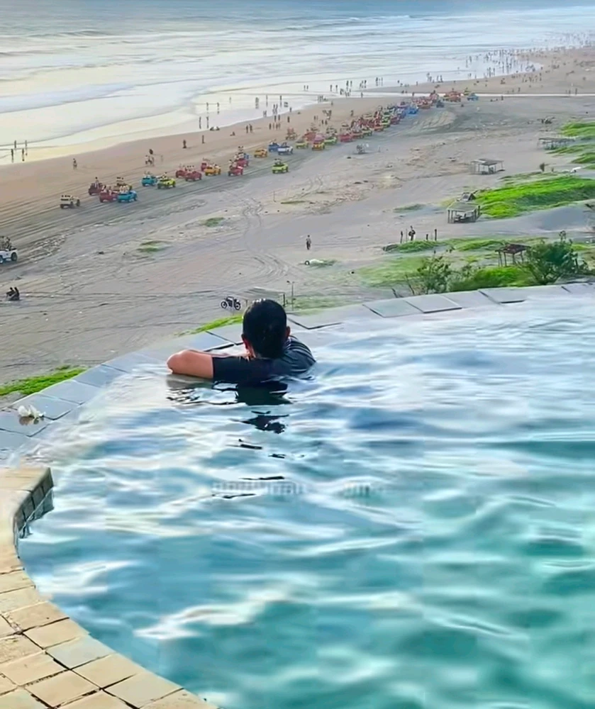 GIF eropgeluede vum Luthfi