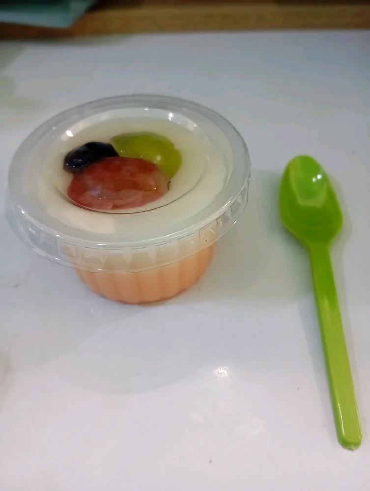 GIF diunggah oleh Yeni