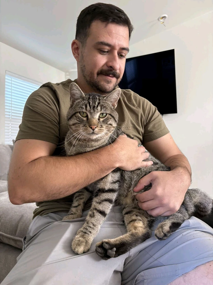 GIF uploaded by Tuna