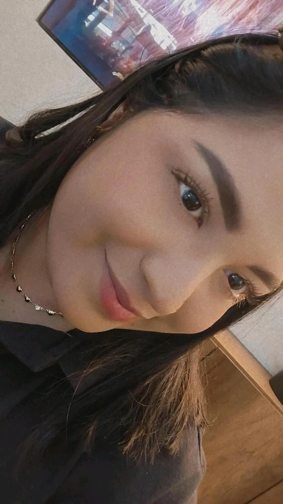 GIF gi-upload ni Kimberly G