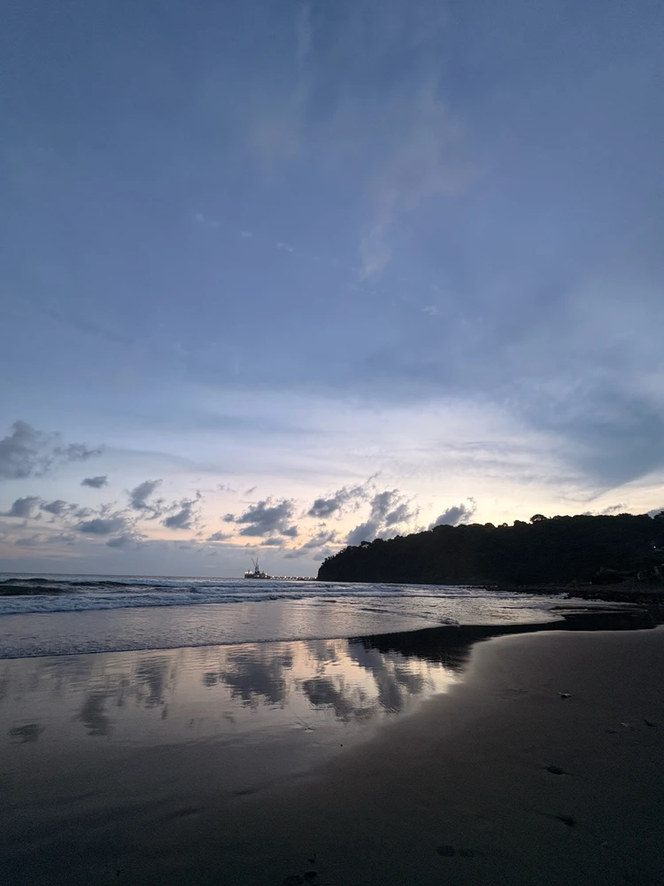 GIF uploaded by Dastine Mae