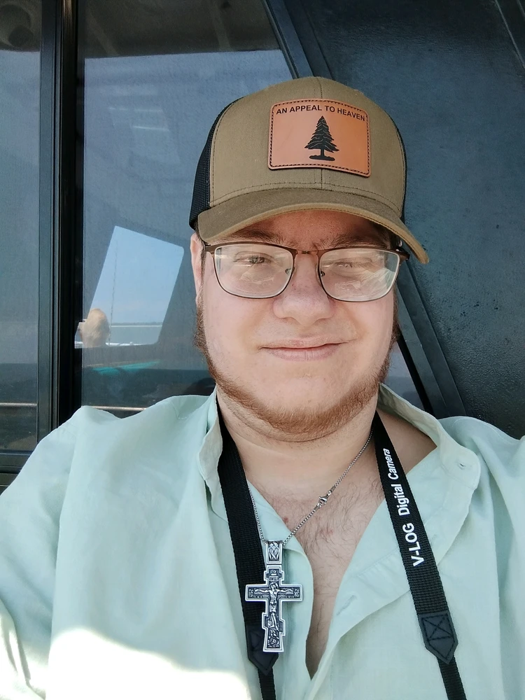 GIF Steven tarapyndan ýüklenen