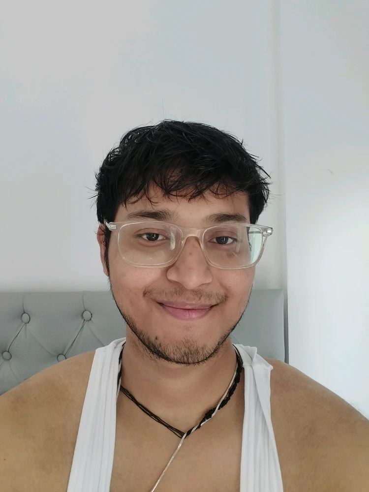 GIF diunggah ku Parth