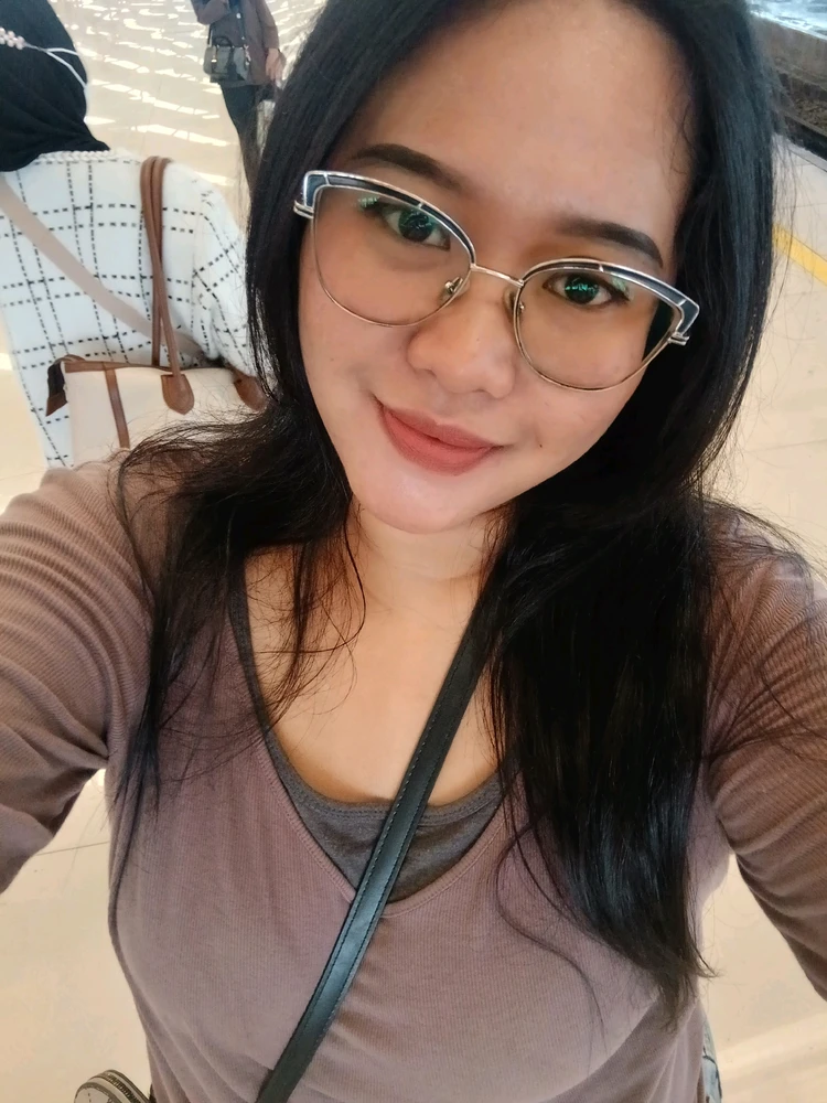 Gi-upload ni miyu ang hulagway