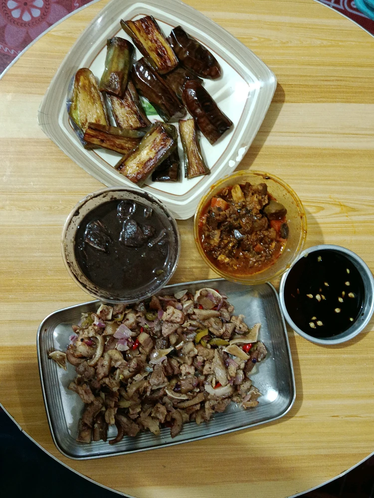 GIF uploaded by Jiji