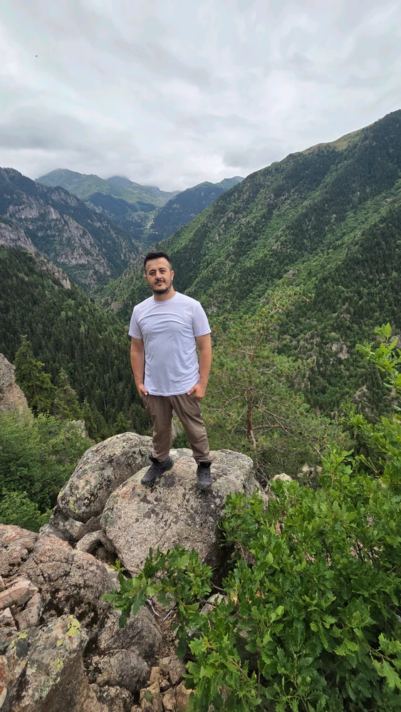 İsko tarapyndan ýüklenen surat
