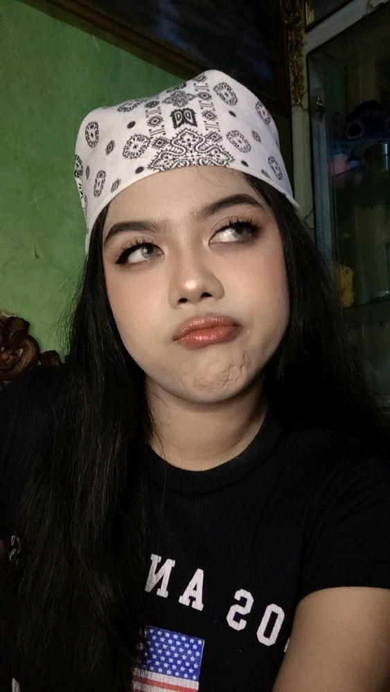 GIF uploaded by Wulandari