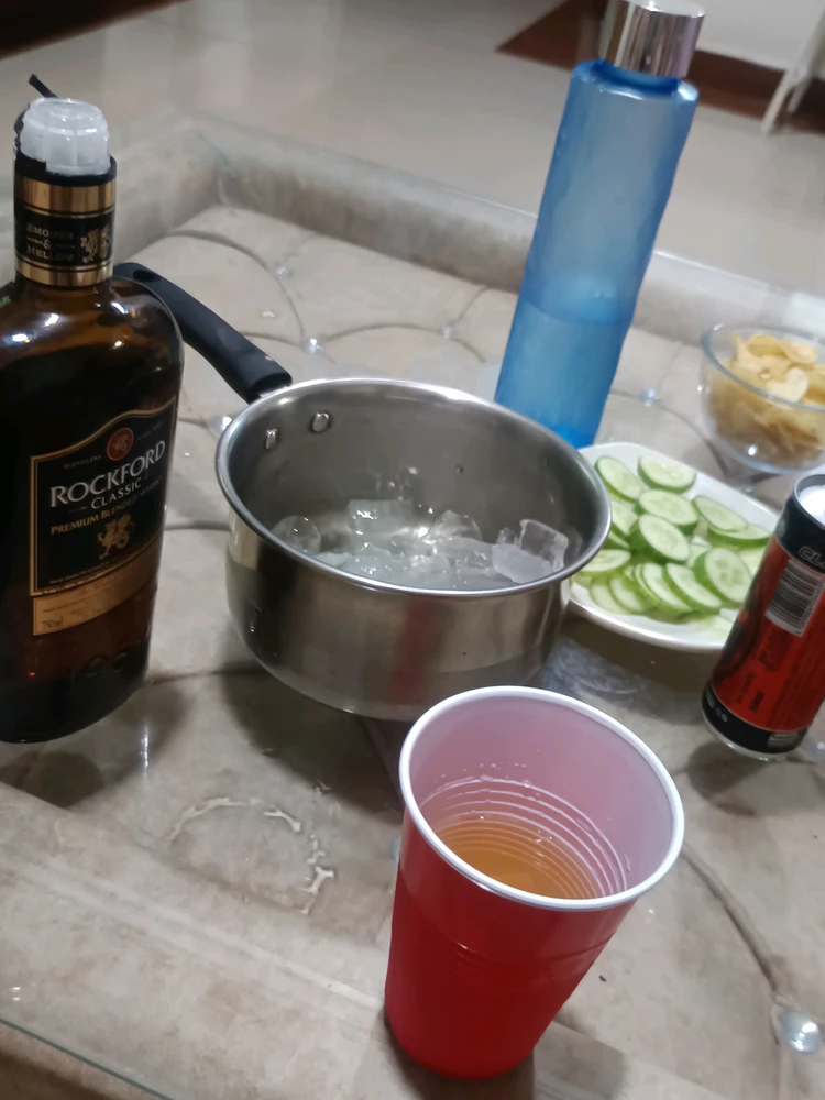 GIF tso los ntawm NEERAJ