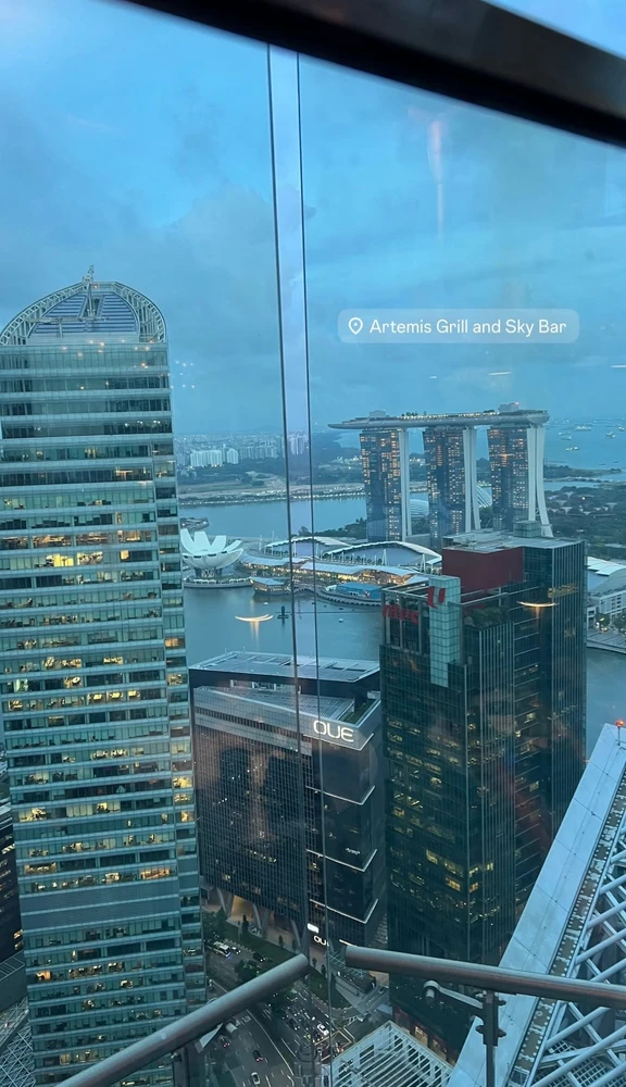 GIF postavljen od Amoré